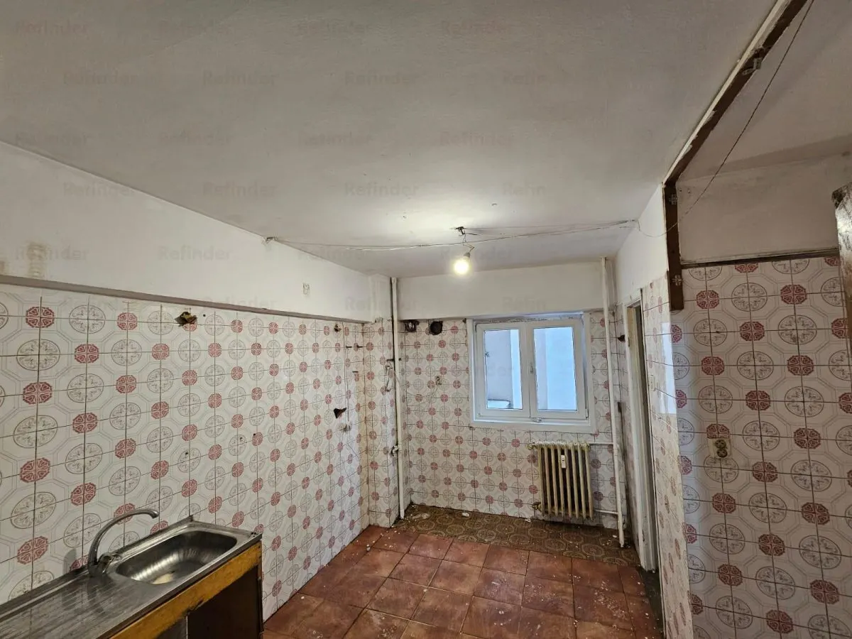 Vanzare apartament 4 camere | Romana ASE | bloc 1982 reabilitat | 97mp | decomandat | etaj 3/10 | loc parcare in curtea interioara | - foto 6