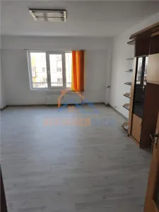 Apartament de vanzare cu 3 camere, 2 grupuri sanitare, zona Calea Calarasilor - Bucuresti