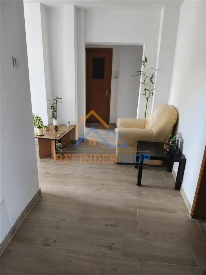 Apartament de vanzare cu 3 camere, 2 grupuri sanitare, zona Calea Calarasilor - foto 6