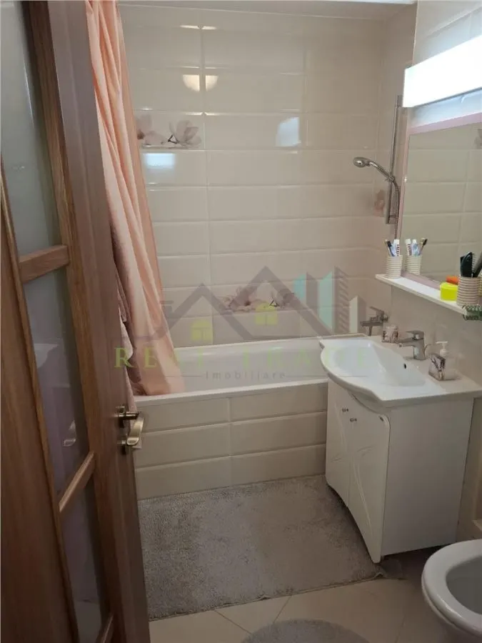 Apartament 3 camere etaj intermediar Tractorul - foto 14