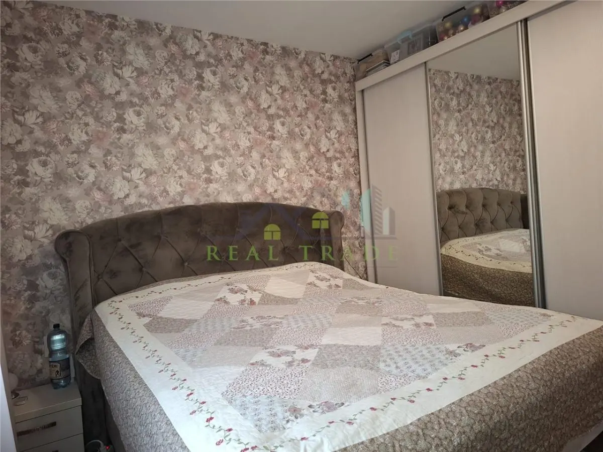 Apartament 3 camere etaj intermediar Tractorul - foto 4