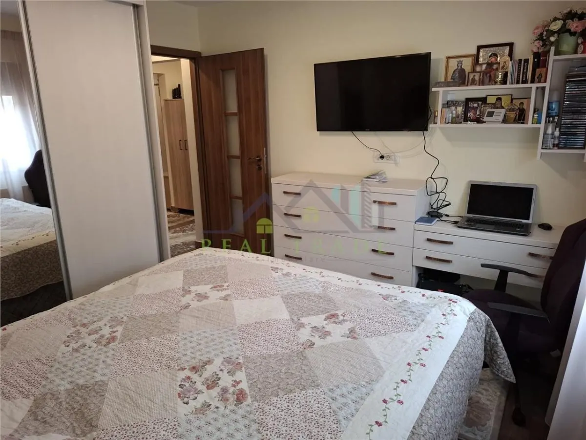 Apartament 3 camere etaj intermediar Tractorul - foto 5