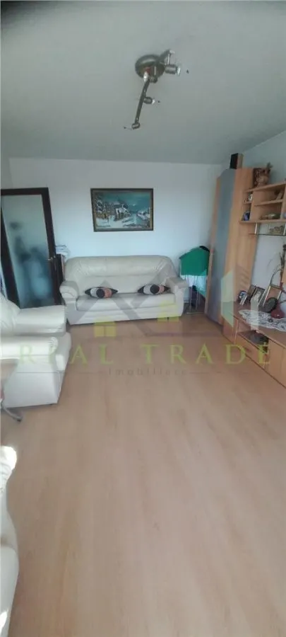 Apartament 4 camere decomandat zona Noua- Lacurilor - foto 2