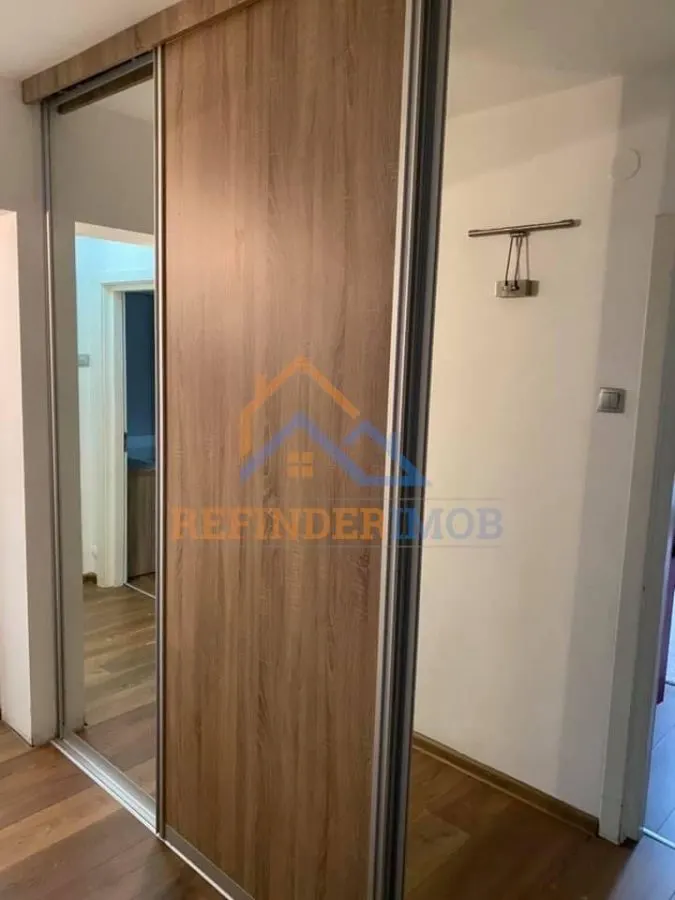 Apartament de vanzare cu 3 camere, zona Titan - Piata Minis - foto 8