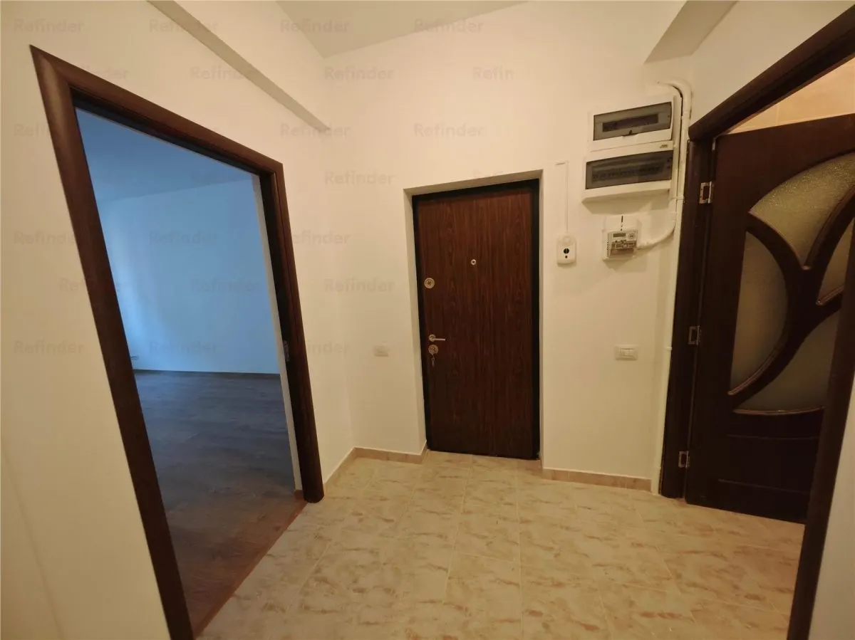 Vanzare apartament 3 camere | Piata Romana metrou | etaj 1/4 | decomandat | renovat | fara risc seismic | - foto 1
