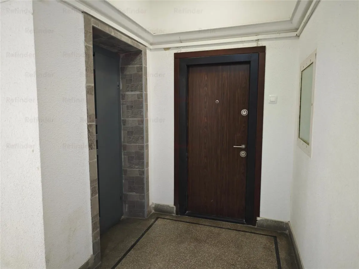 Vanzare apartament 3 camere | Piata Romana metrou | etaj 1/4 | decomandat | renovat | fara risc seismic | - foto 2