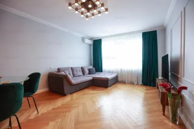 Vanzare apartament 2 camere | ultracentral | Victoriei-Sala Palatului | renovat | decomandat | mobilat si utilat | etaj 7/9 - foto 1