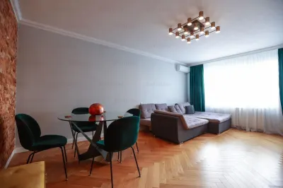 Vanzare apartament 2 camere | ultracentral | Victoriei-Sala Palatului | renovat | decomandat | mobilat si utilat | etaj 7/9 - foto 3