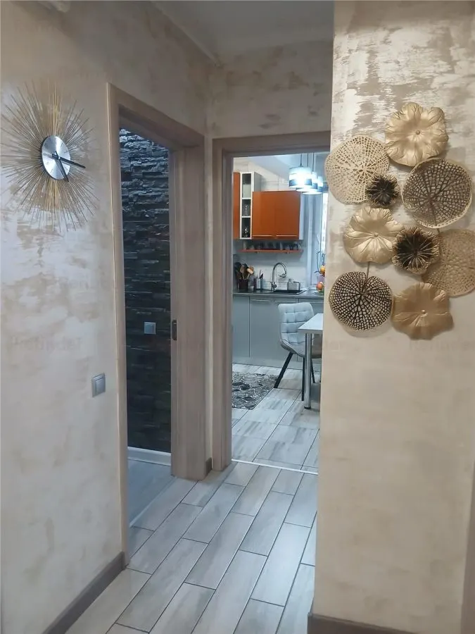 Vanzare apartament 3 camere | Titan | Parcul Teilor | bl 2019 | etaj 1/4 | lift | 77mp utili | 2 bai | mobilat si utilat lux | loc parcare | - foto 18
