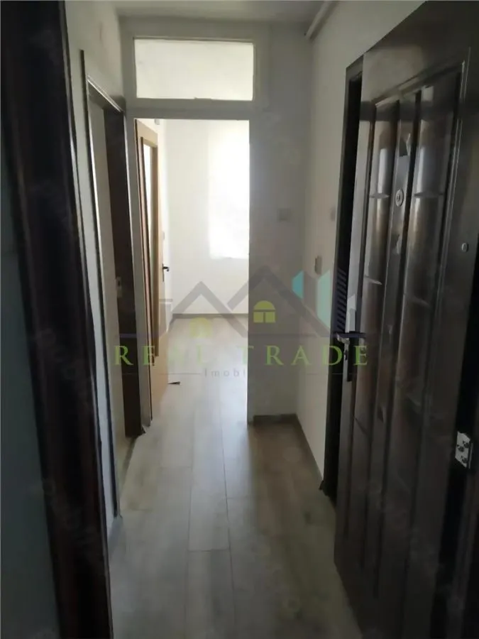 Garsoniera decomandata zona Astra - foto 4