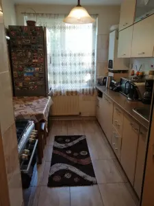 Apartament 3 camere etaj intermediar Tractorul - foto 1