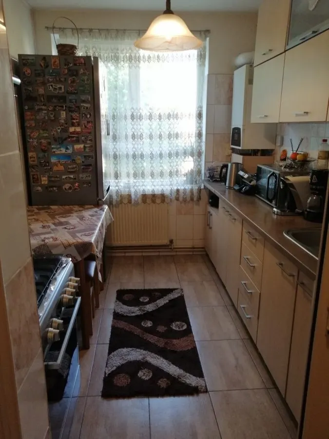 Apartament 3 camere etaj intermediar Tractorul - foto 1
