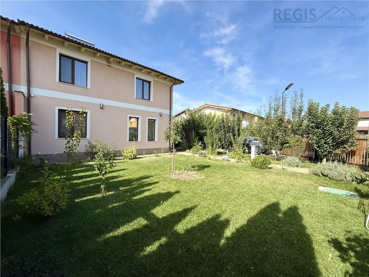 Vila tip Duplex, Curte proprie, Sanpetru Brasov - foto 2