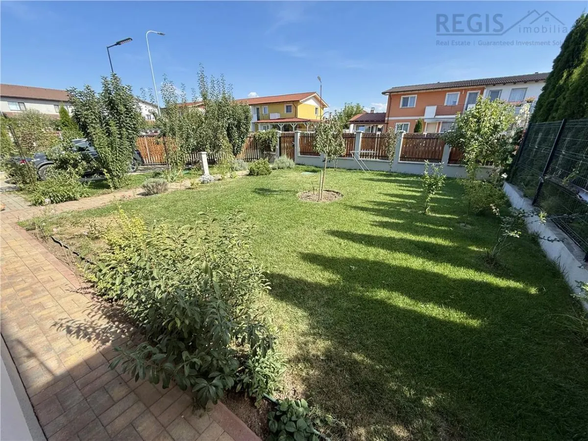 Vila tip Duplex, Curte proprie, Sanpetru Brasov - foto 3
