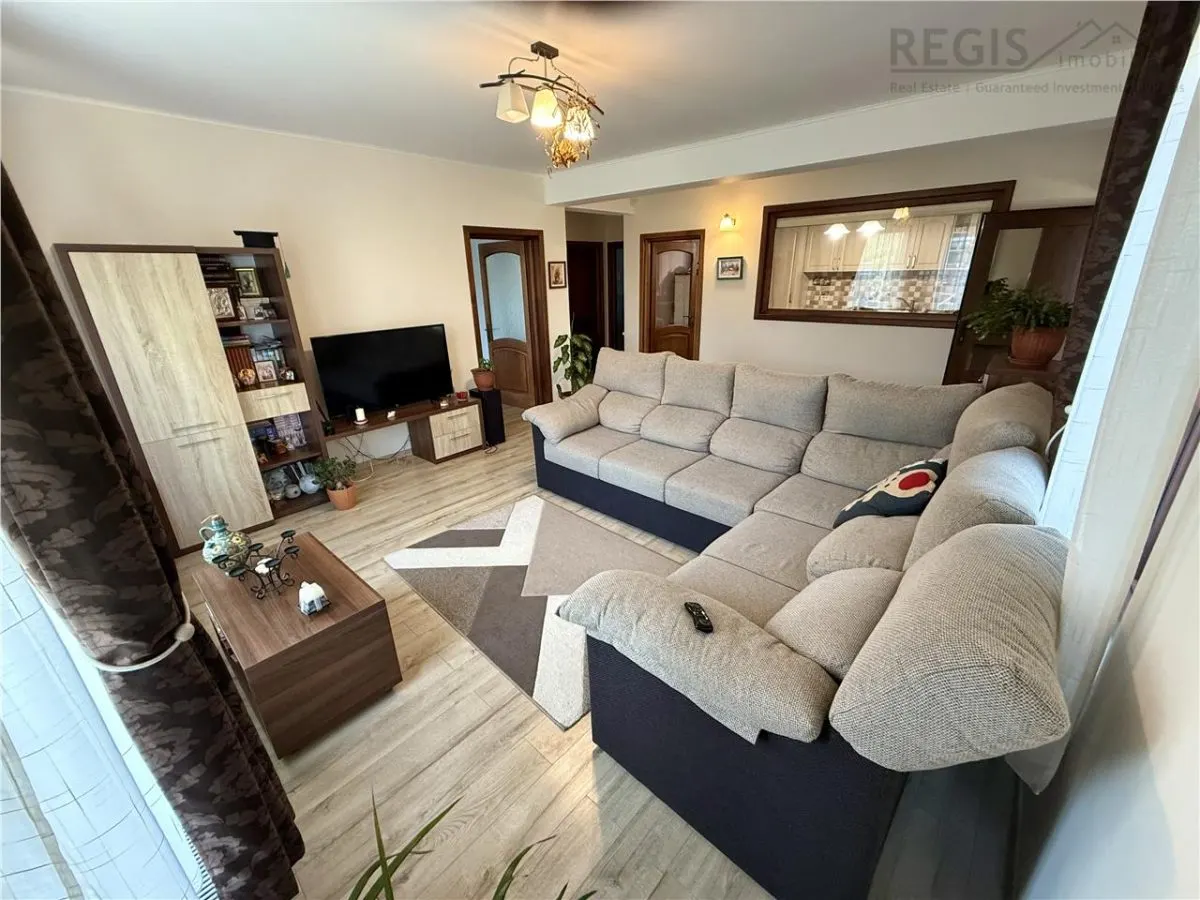 Vila tip Duplex, Curte proprie, Sanpetru Brasov - foto 5