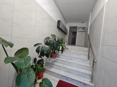 Vanzare apartament 3 camere | Calea Vacaresti | metrou Timpuri Noi | bloc 1986 reabilitat | stradal | 2 bai | renovat | amenajat | - foto 7