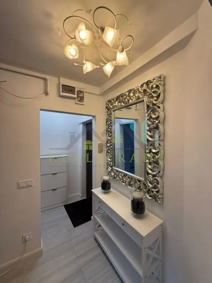 Apartament 3 camere etaj intermediar Centrul Civic - foto 7