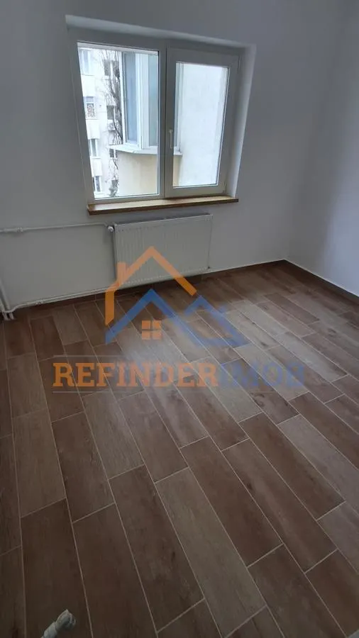 Apartament de vanzare cu 3 camere, zona Nerva Traian - foto 2