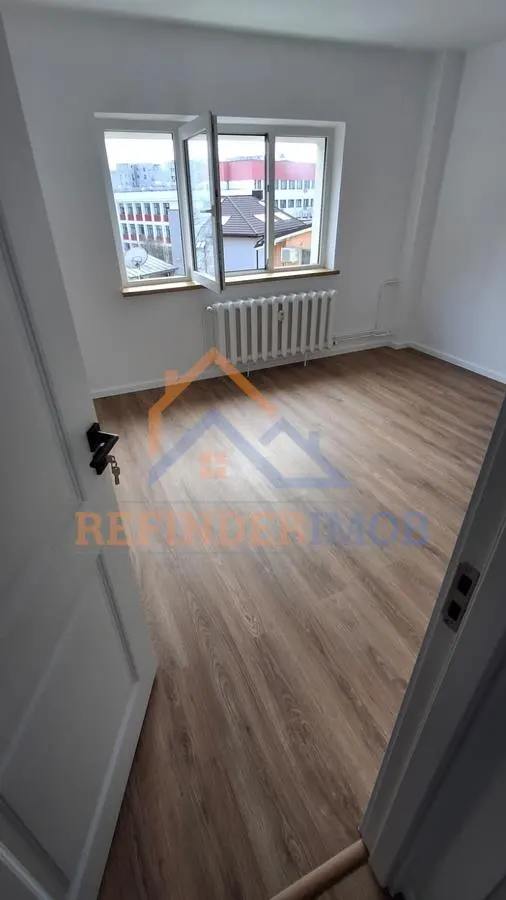 Apartament de vanzare cu 3 camere, zona Nerva Traian - foto 3
