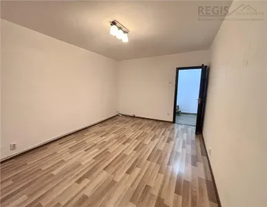 Garsoniera/spatiu comercial de vanzare parter | Sec 2 Pantelimon - Pantelimon