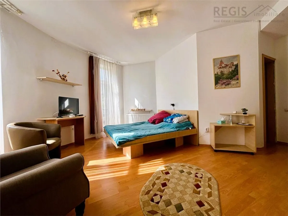 Vila Impunatoare cu Piscina pentru Familie sau Investitie Turistica - foto 20