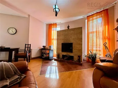 Vila Impunatoare cu Piscina pentru Familie sau Investitie Turistica - foto 6