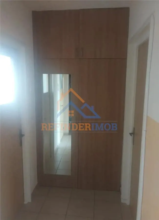 Apartament de vanzare cu 2 camere, zona Basarabia - Metrou Costin Georgian - foto 3