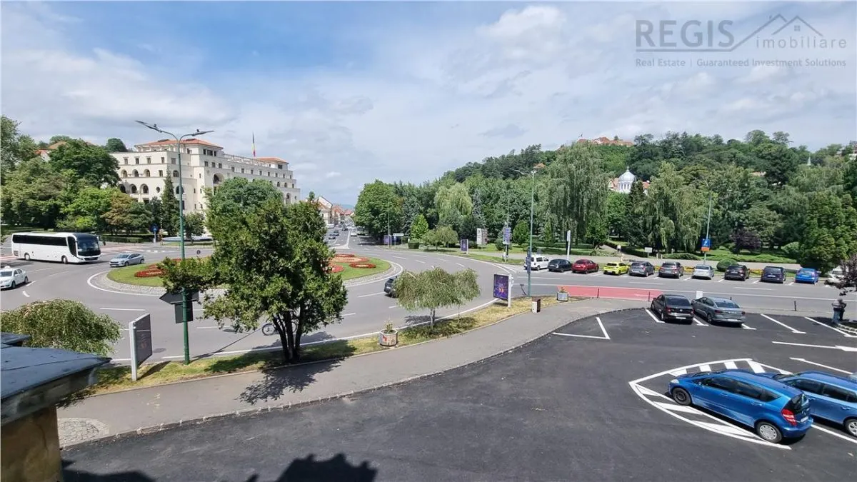 Apartament  clasic de doua camere zona Centrul Istoric - foto 11