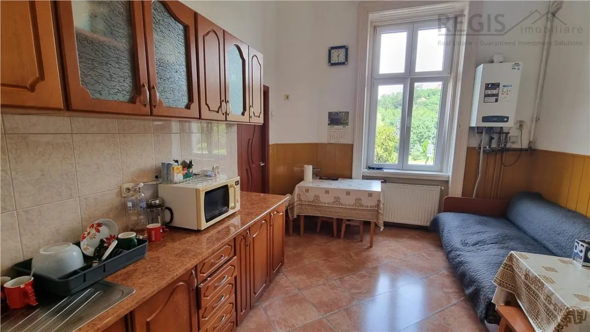 Apartament  clasic de doua camere zona Centrul Istoric - foto 6