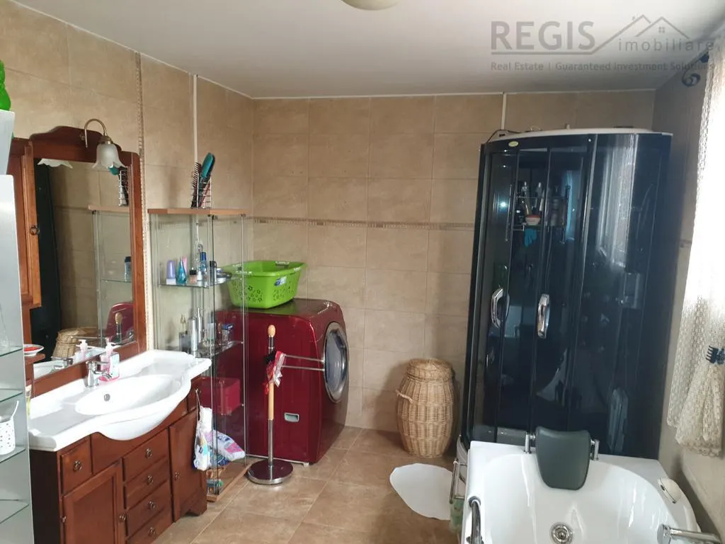 Vila cu 8 Camere in zona centrala Scriitorilor - Zizin - foto 24