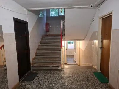 vanzare apartament 2 camere | Salajan  | metrou N Grigorescu | bloc stradal | 1978 | reabilitat | etaj 9/10 | pozitie exceptionala | vedere frumoasa| - foto 12