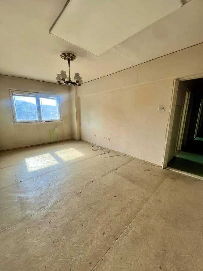Apartament 3 camere decomandat zona Grivitei - foto 1