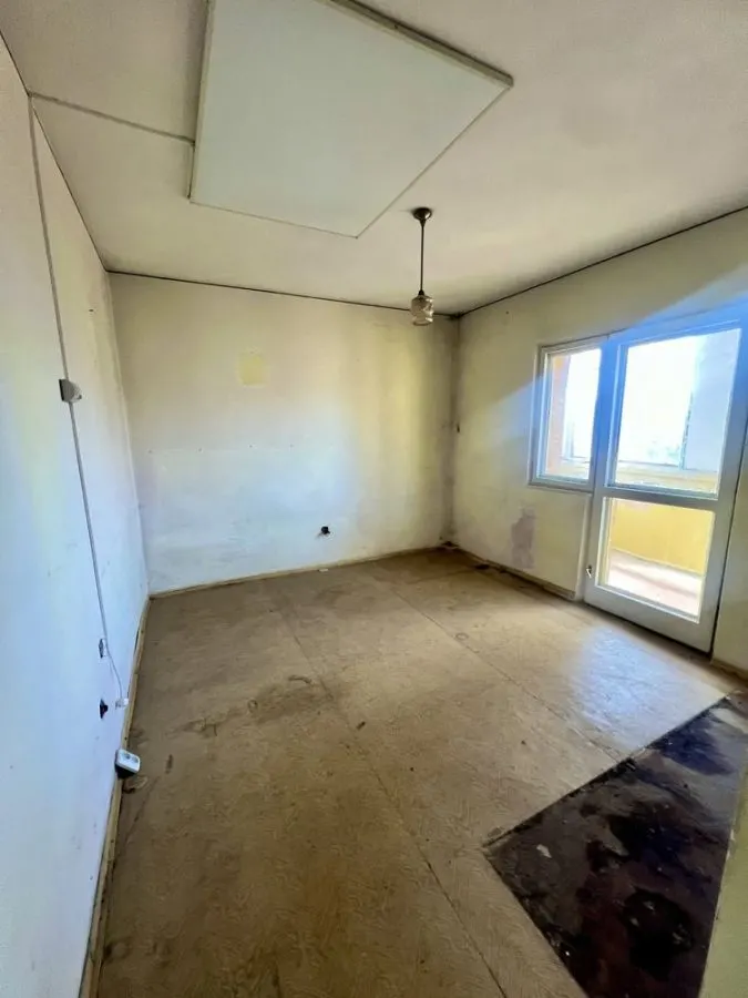 Apartament 3 camere decomandat zona Grivitei - foto 2