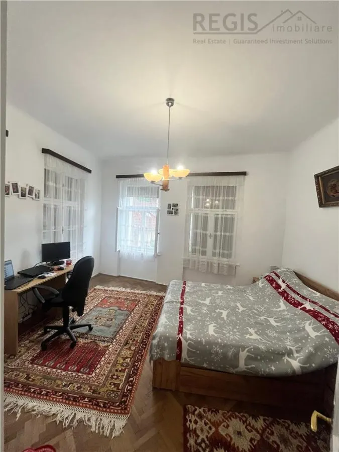 TEREN 1600MP CU CASA 5 CAMERE, SCHEII BRASOVULUI - foto 3