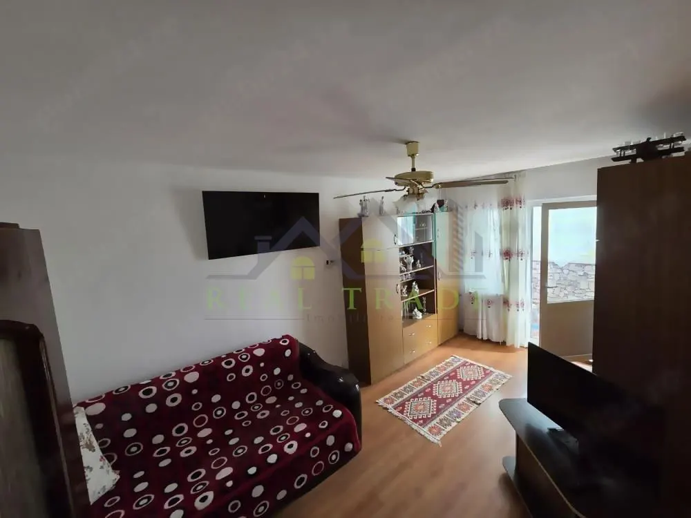 Apartament 2 camere decomandat etajul 2 Craiter - foto 1