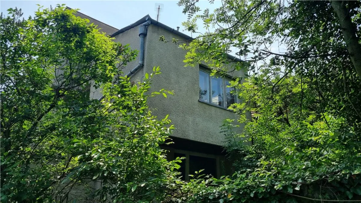Vila de 7 camere intr-o  zona preferentiala a   Brasovulului Vechi - foto 2