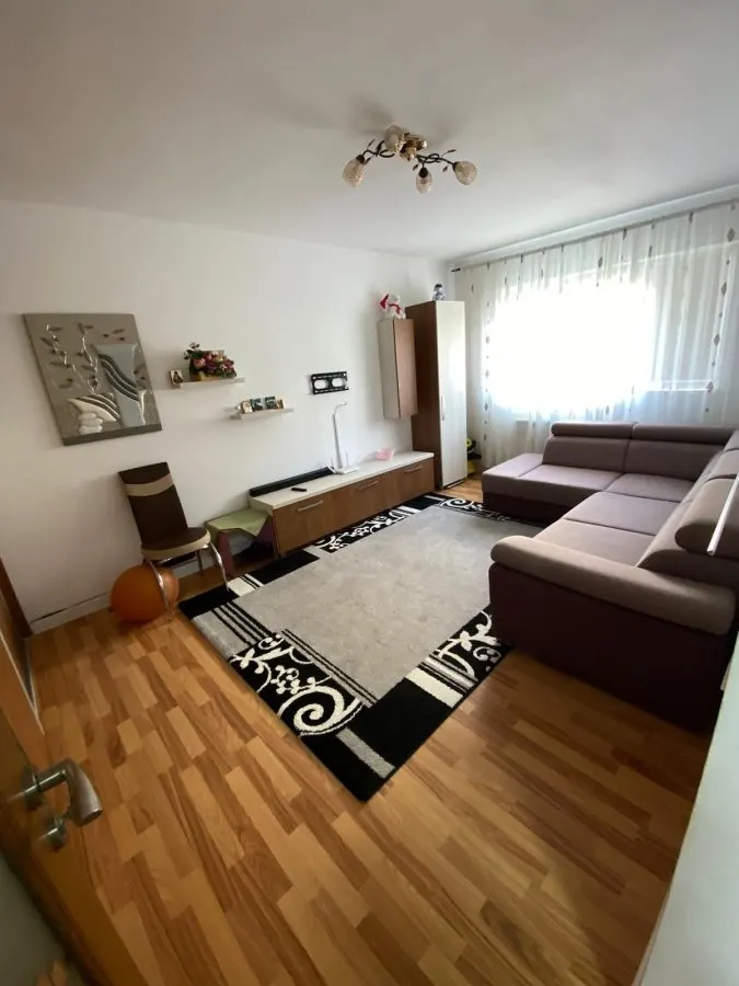 Apartament 3 camere renovat Craiter - foto 1