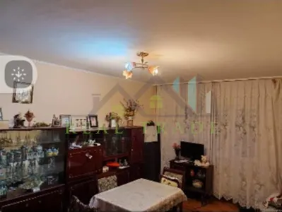 Apartament 3 camere decomandat etaj intermediar intrare Racadau - foto 2