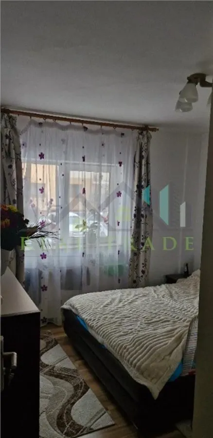 Apartament 3 camere decomandat Tractorul - foto 3