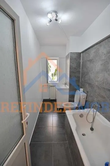 Apartament de vanzare cu 2 camere, zona Decebal - foto 5
