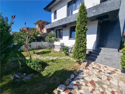 Casa moderna de patru camere zona Ghimbav - foto 2