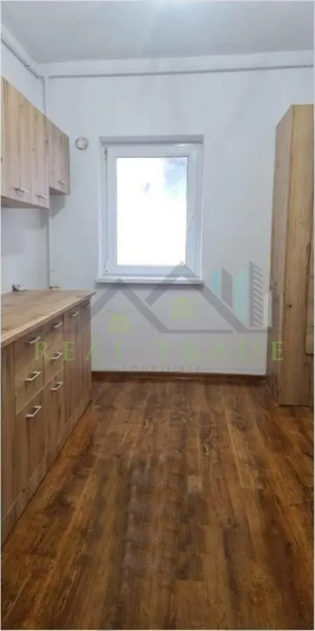 Apartament 2 camere decomandat, bloc vila, renovat Racadau - foto 2