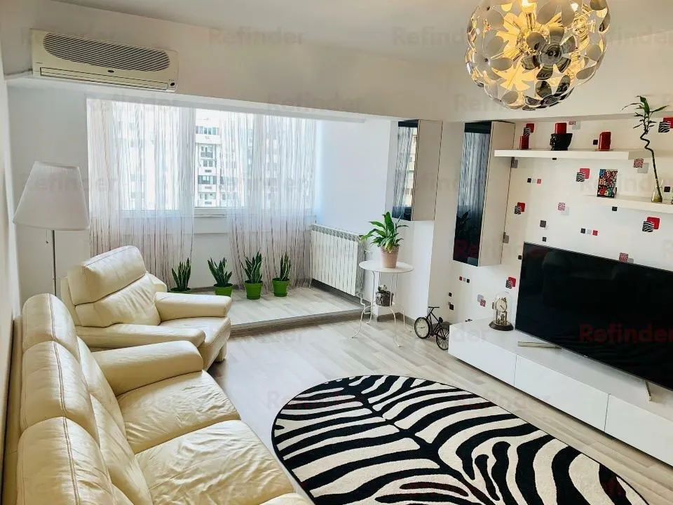 apartament 3 camere, Piata Alba Iulia , Decebal stradal, 82mp, decomandat, amenajat ,vedere integrala la bulevard, orientare Sud, loc parcare, liber. - foto 2