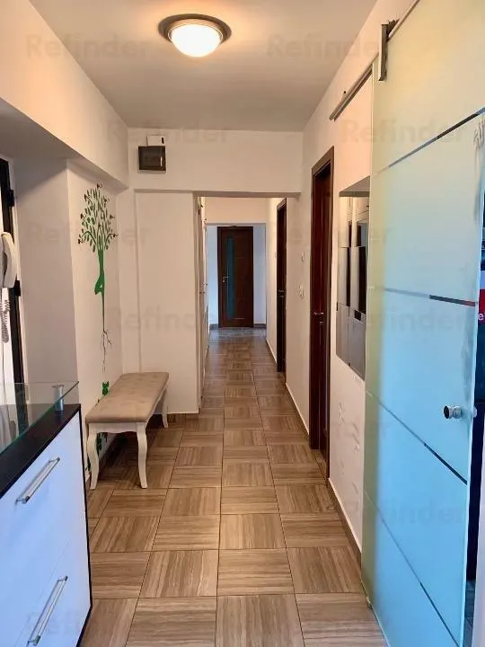 apartament 3 camere, Piata Alba Iulia , Decebal stradal, 82mp, decomandat, amenajat ,vedere integrala la bulevard, orientare Sud, loc parcare, liber. - foto 4