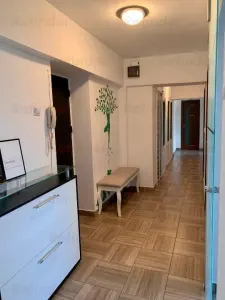apartament 3 camere, Piata Alba Iulia , Decebal stradal, 82mp, decomandat, amenajat ,vedere integrala la bulevard, orientare Sud, loc parcare, liber. - foto 5