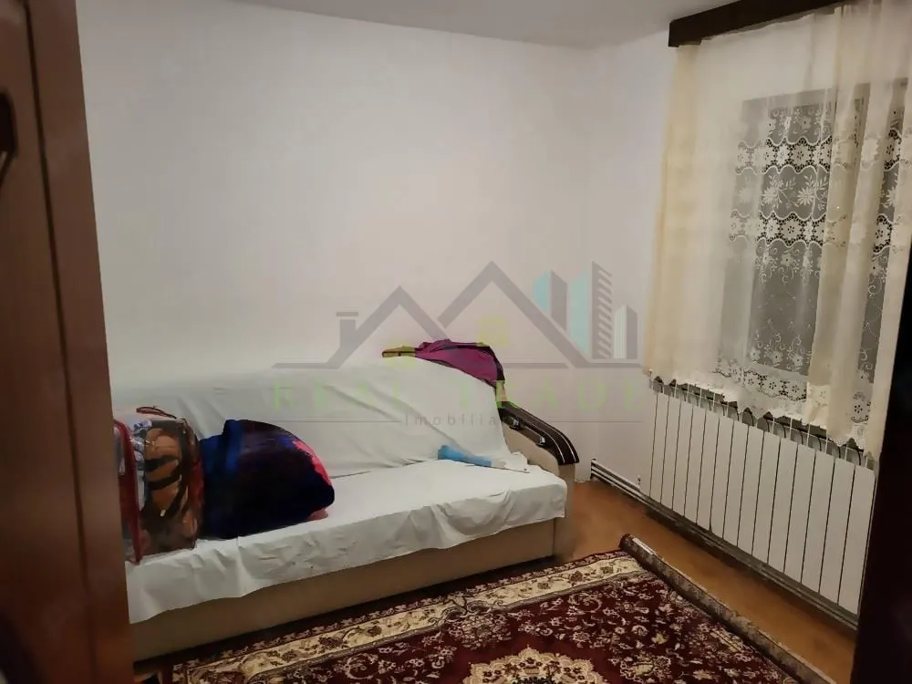 Apartament 2 camere cu balcon etaj intermediar zona Vlahuta - foto 2