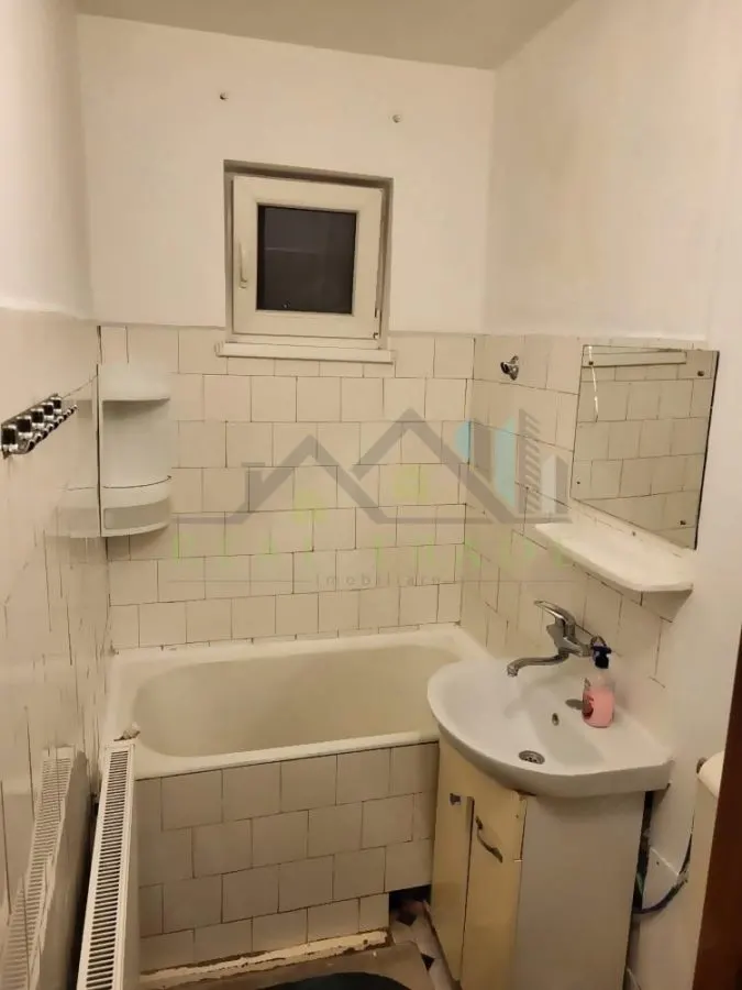 Apartament 2 camere cu balcon etaj intermediar zona Vlahuta - foto 8