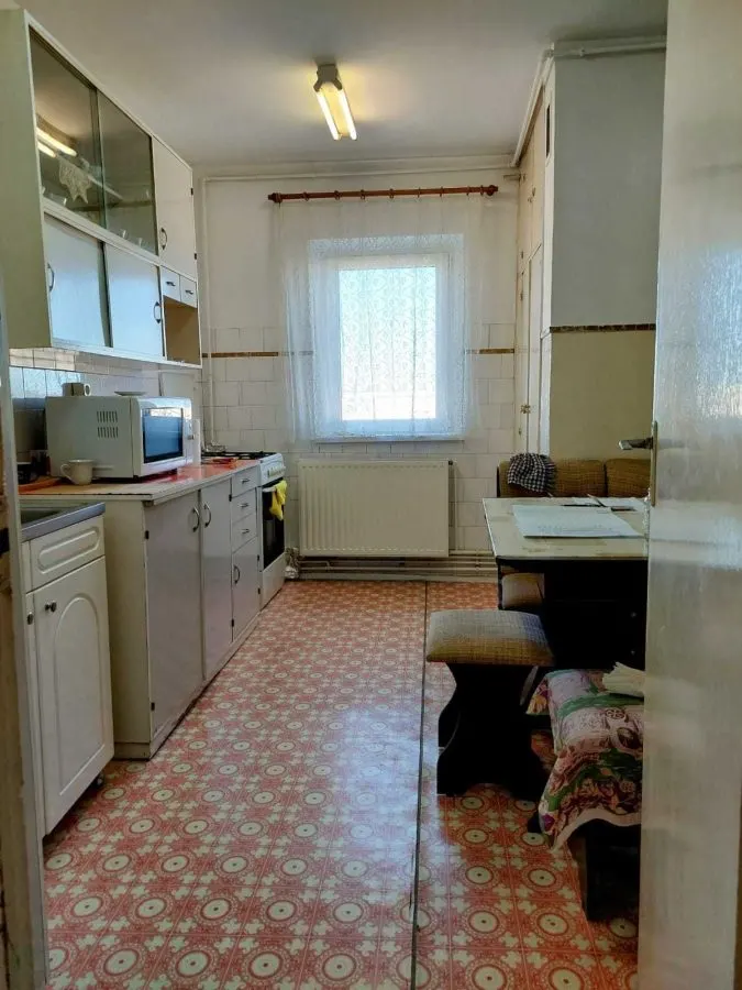 Apartament 3 camere decomandat Tractorul - foto 1
