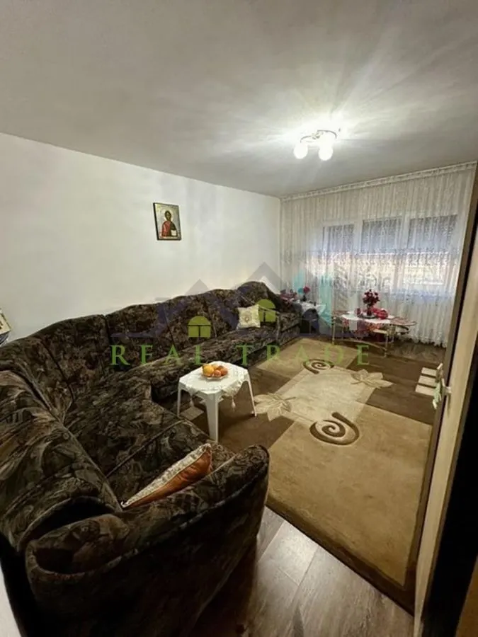 Apartament 3 camere decomandat zona Noua - foto 2