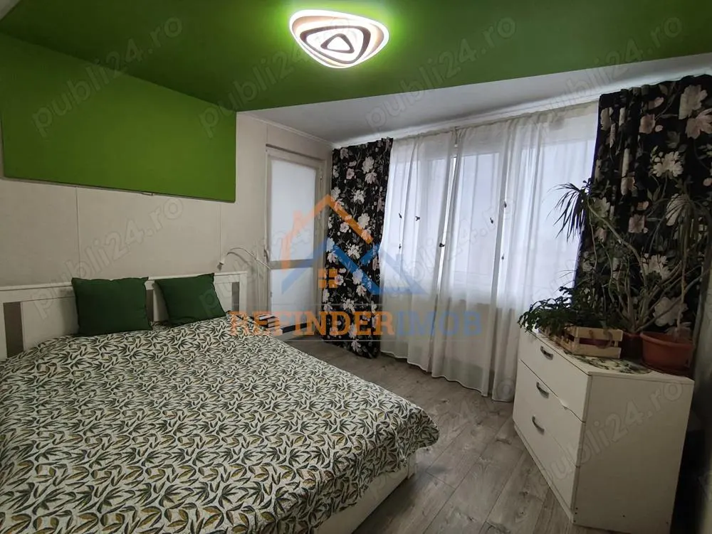 Apartament  de vanzare cu 3 camere, zona Titan - foto 1